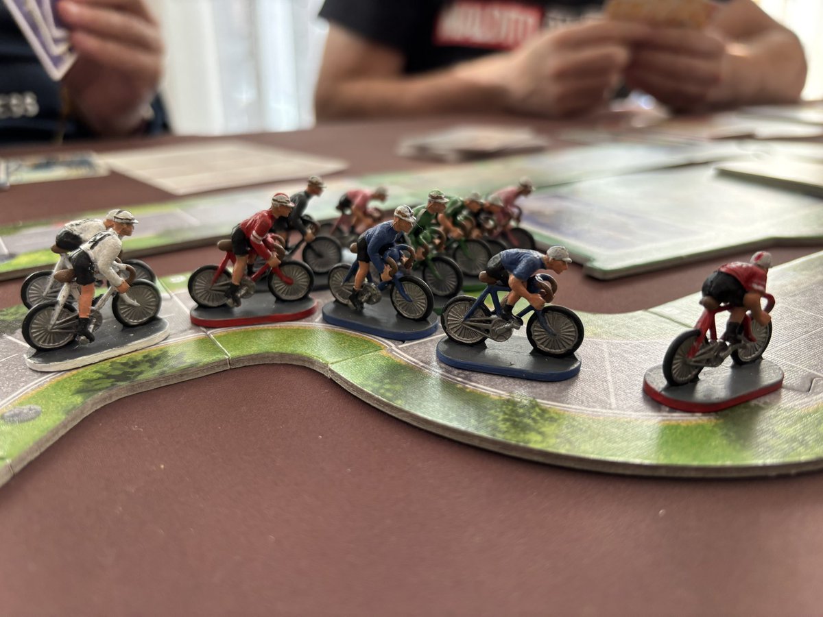 TaboSL's tweet image. Played #FlammeRouge on 2025-05-13 with 4 players #bgstats
Pues le sienta muy bien la asimetría de ciclistas inicial, los diferentes terrenos y el cansancio acumulado de la campaña de este Grand Tour. Hoy han caído 2 etapas, ¿llegaremos a la 21? 🚴🚴‍♀️🚴‍♂️💨