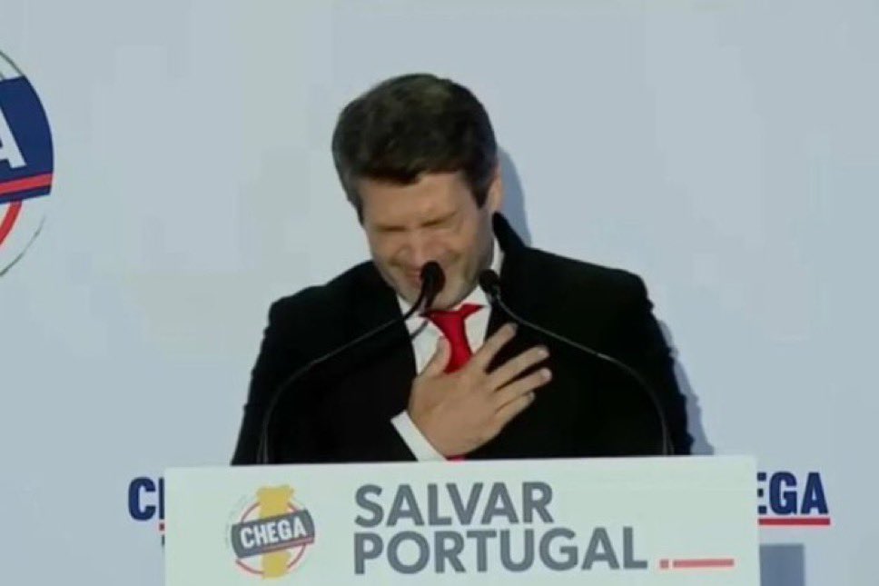 Quando me lembro que o Lage tirou o Pavlidis para meter o Arthur Cabral contra o Sporting.