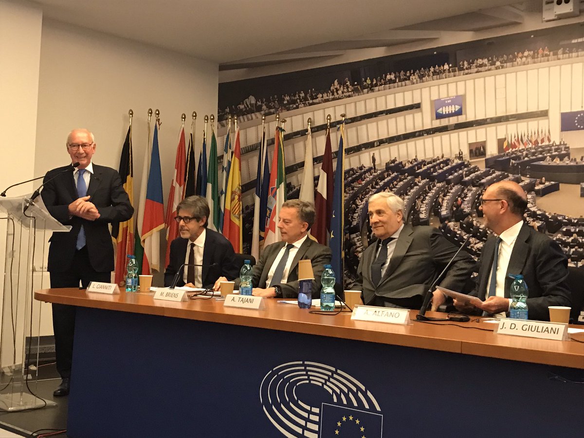 Réunion à  <a href="/Europarl_IT/">Parlamento europeo</a> i a l’occasion du  75e anniversaire de la déclaration Schuman pour parler du futur du projet européen 🇪🇺avec <a href="/DeGasperiFond/">Fondazione De Gasperi</a> en présence de <a href="/Antonio_Tajani/">Antonio Tajani</a> <a href="/martin_briens/">Martin Briens</a> <a href="/angealfa/">Angelino Alfano</a> <a href="/JD_Giuliani/">J.-D. Giuliani</a>