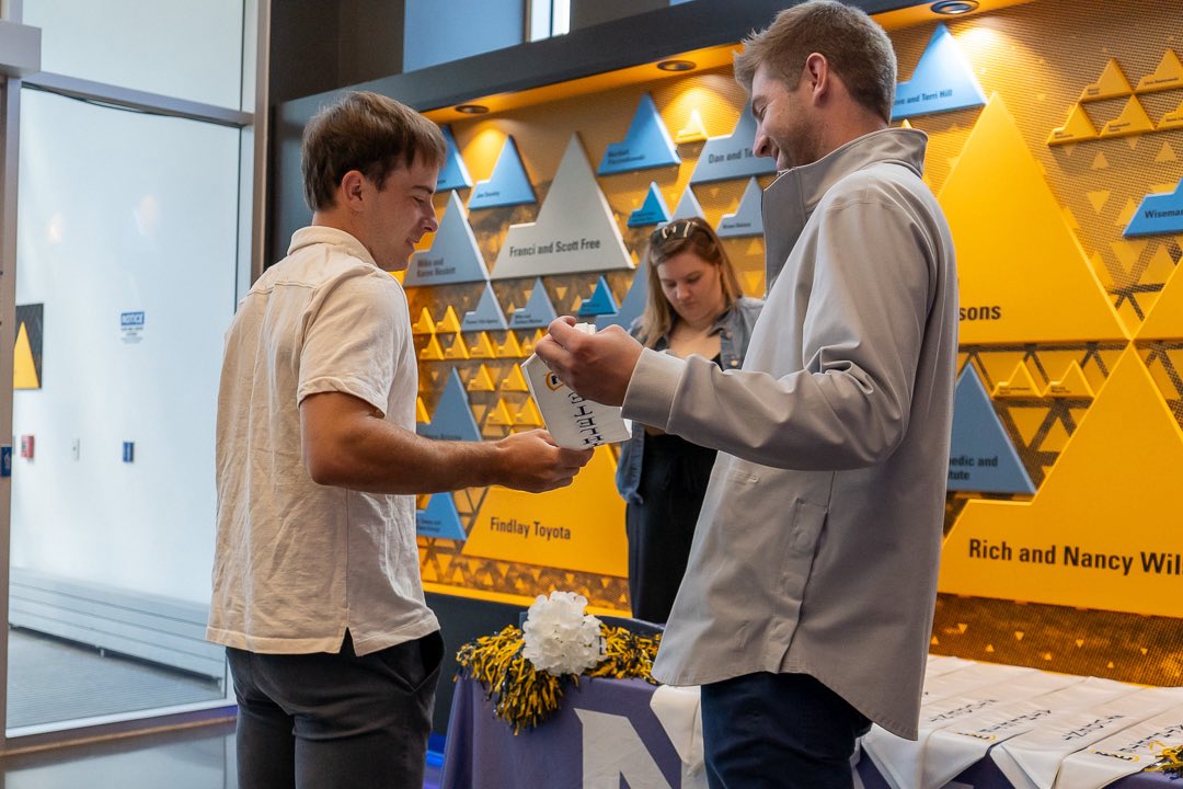 Tradition 🎓🏆🎾

#RaiseTheFlag | #BigSkyTennis