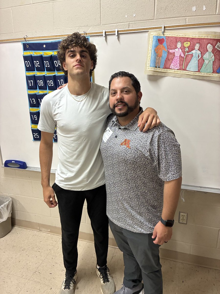 Thank you ⁦<a href="/Coach_DCollins/">Danny Collins</a>⁩ for coming to visit!