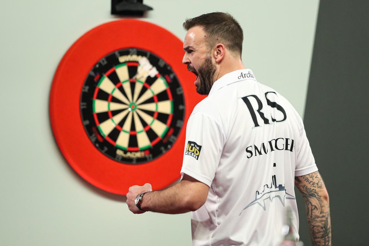 Ross Smith wins Players Championship 16. 

Two 9 darters ✅ 
Whitewashed all of his opponents from the quarter final onwards winning 24 legs in a row and a 104.5 average in the final 🎯 😮‍💨😮‍💨

One of the most dominant pro tour performances in history!!!