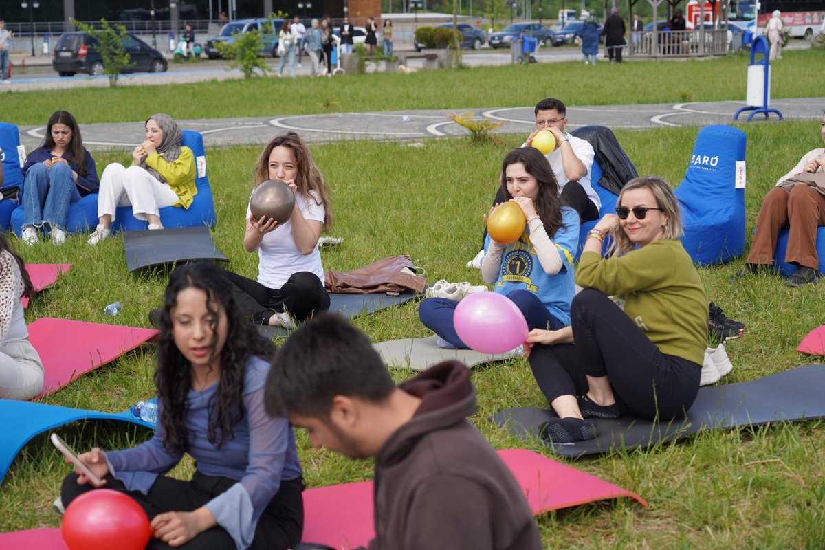 Mental sağlık farkındalığını artırmak amacıyla düzenlediğimiz yoga, meditasyon ve nefes terapisi etkinliğinde hem bedensel hem zihinsel olarak nefes aldık, an’da kalmayı deneyimledik.

Katılan, destekleyen ve farkındalık yolculuğumuza eşlik eden herkese teşekkür ederiz!
