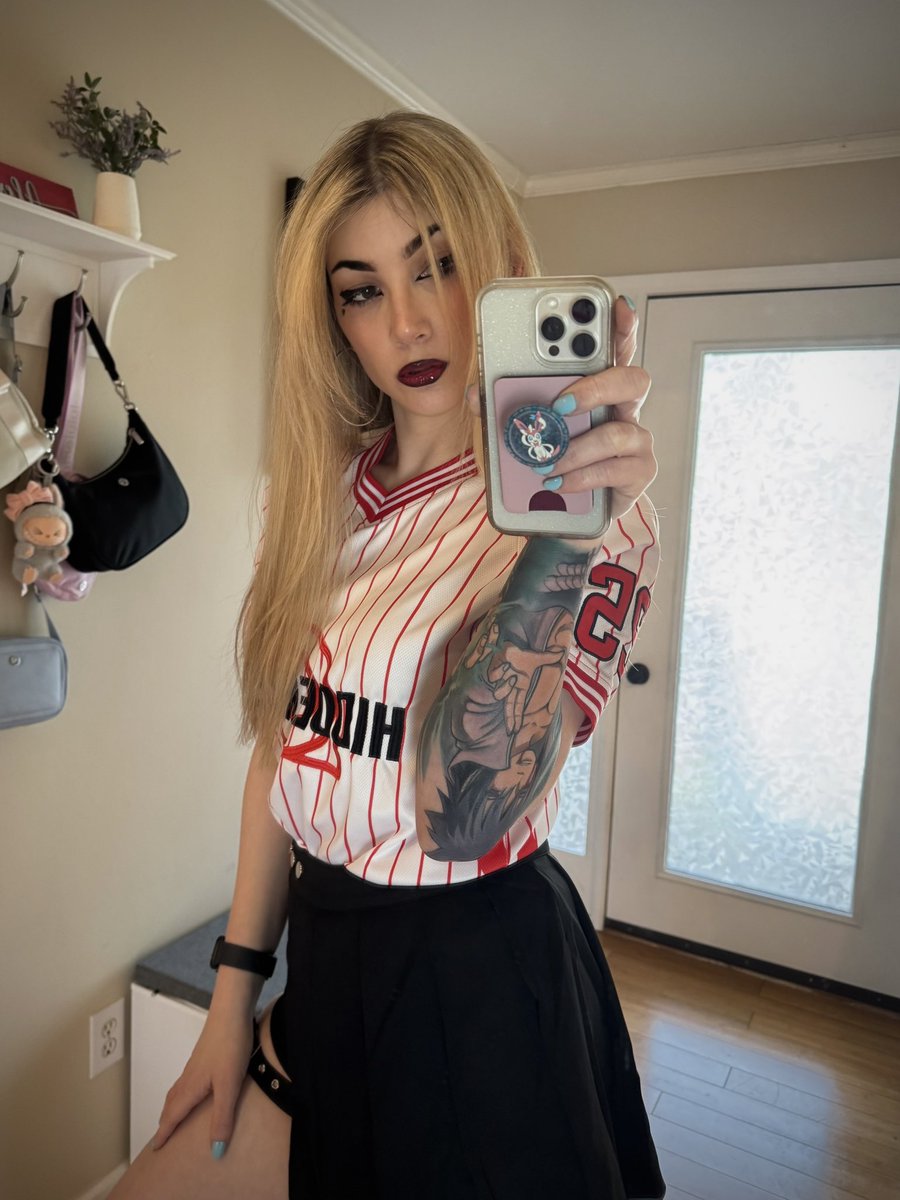 I swear I don’t even recognize myself anymore, hrt is magic fr