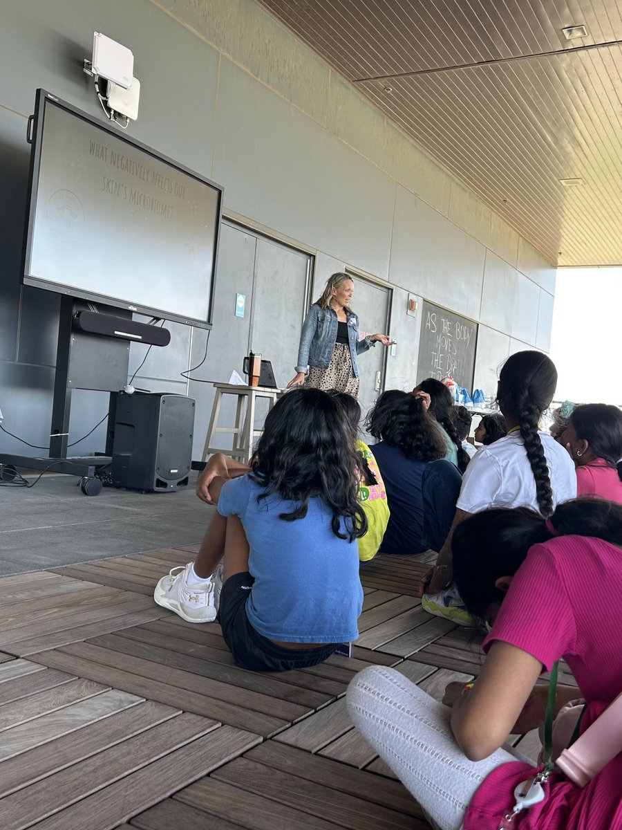 I’m learning so much about skin care and hygiene from ⁦<a href="/FamiLeePTO/">Lee PTO</a>⁩ at our 5th grade health fair! ⁦<a href="/NetZeroLee/">Richard J. Lee Elementary</a>⁩