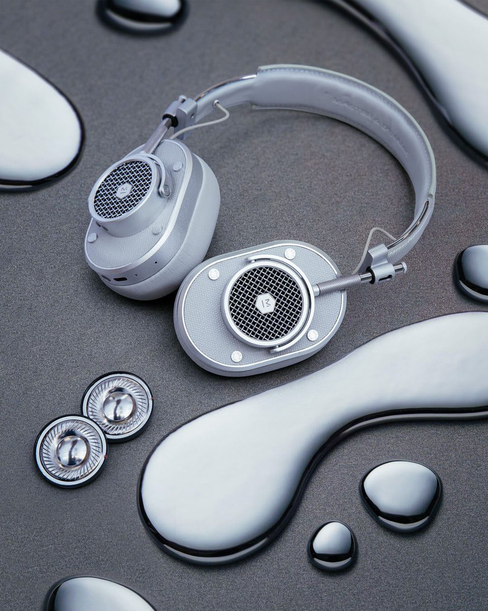 The MH40 Headphones' unique drivers are crafted from titanium, a material stiff enough to produce precise, high fidelity audio and light enough to guarantee quick response times.