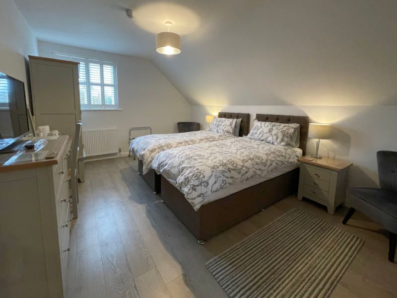 TheBBDirectory's tweet photo. Cotswold Hare in Cirencester offers a warm welcome at their recently renovated B&B tucked away on a quiet residential street.
https://t.co/2bVP4JY8g5
#CotswoldHare #Cirencester #StylishStays #FreeParking #GroupFriendly #RelaxInStyle #Explore #TheCotswolds #BnB #Holiday https://t.co/s1z9oKq8An