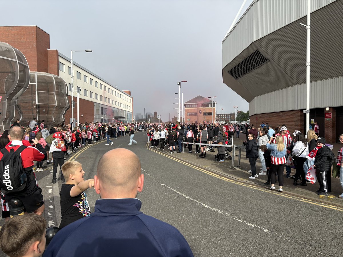 Getting a bit busy now. #TilTheEnd