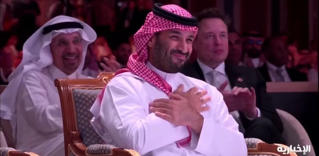 تحية شكر ووفاء لسمو الأمير محمد بن سلمان
نرفع أسمى آيات الشكر والعرفان إلى سمو ولي العهد الأمير محمد بن سلمان – حفظه الله – على مواقفه النبيلة وجهوده المشكورة في دعم الشعب السوري، وسعيه الصادق لرفع العقوبات عن سوريا، في خطوة تعكس روح الأخوّة العربية والقيادة الحكيمة التي يملكها.