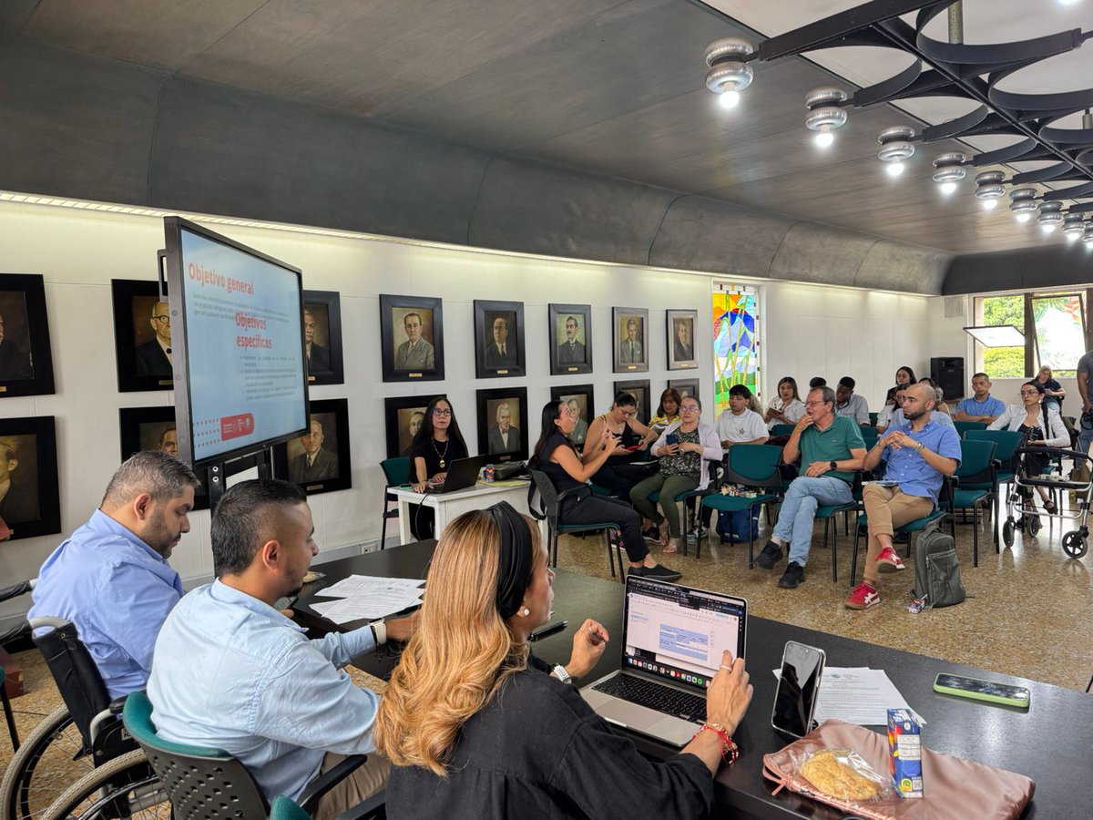 #HOY el Subsecretario de programa Suciales de la <a href="/GobValle/">Gobernación Valle del Cauca</a> Dr @JERSONCALI Escuchando con los integrantes del Comité Departamental de Discapacidad a las Diferentes Secretarias los avances del plan de acción de la político pública de discapacidad, ok Gobernadora <a href="/DilianFrancisca/">Dilian Francisca T.</a>
