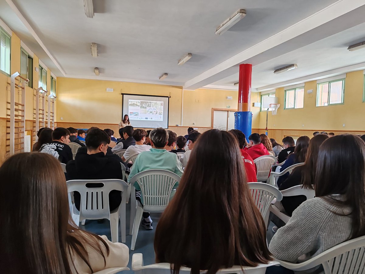 CRISTINA MARTÍN JIMÉNEZ (@cris_martin_jim) on Twitter photo Great experience visiting IES San Francisco de Asís in Ciudad Real to present our work from <a href="/IRICA_uclm/">IRICAUCLM.bsky.social</a>! Amazing to see such enthusiasm and curiosity for science among the students.
<a href="/MNanochemistry/">MSOCNanochemistry.bsky.social</a> <a href="/FCTQ_uclm/">Facultad CyT Químicas</a> <a href="/uclm_es/">Universidad de Castilla-La Mancha</a> <a href="/UCLMdivulga/">UCLMdivulga</a> Great experience visiting IES San Francisco de Asís in Ciudad Real to present our work from <a href="/IRICA_uclm/">IRICAUCLM.bsky.social</a>! Amazing to see such enthusiasm and curiosity for science among the students.
<a href="/MNanochemistry/">MSOCNanochemistry.bsky.social</a> <a href="/FCTQ_uclm/">Facultad CyT Químicas</a> <a href="/uclm_es/">Universidad de Castilla-La Mancha</a> <a href="/UCLMdivulga/">UCLMdivulga</a>