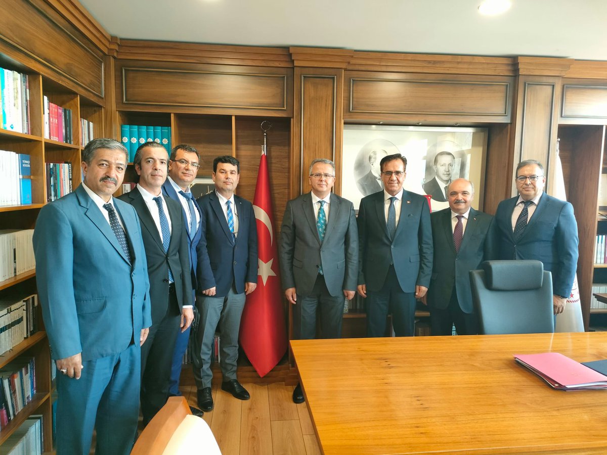 eysensendikasi (@eysensendikasi) on Twitter photo EYSEN’den MEB Ziyareti
Eğitim Yöneticileri ve Çalışanları Sendikası olarak, yeni yönetim kurulumuzla birlikte Milli Eğitim Bakanlığı’nı ziyaret ettik.
Teftiş Kurulu Başkanı Sayın Abdülkadir Özkan, Personel Genel Müdürü Sayın Bülent Çiftçi, Merkez Atama Daire Başkanı Sayın Şükür EYSEN’den MEB Ziyareti
Eğitim Yöneticileri ve Çalışanları Sendikası olarak, yeni yönetim kurulumuzla birlikte Milli Eğitim Bakanlığı’nı ziyaret ettik.
Teftiş Kurulu Başkanı Sayın Abdülkadir Özkan, Personel Genel Müdürü Sayın Bülent Çiftçi, Merkez Atama Daire Başkanı Sayın Şükür