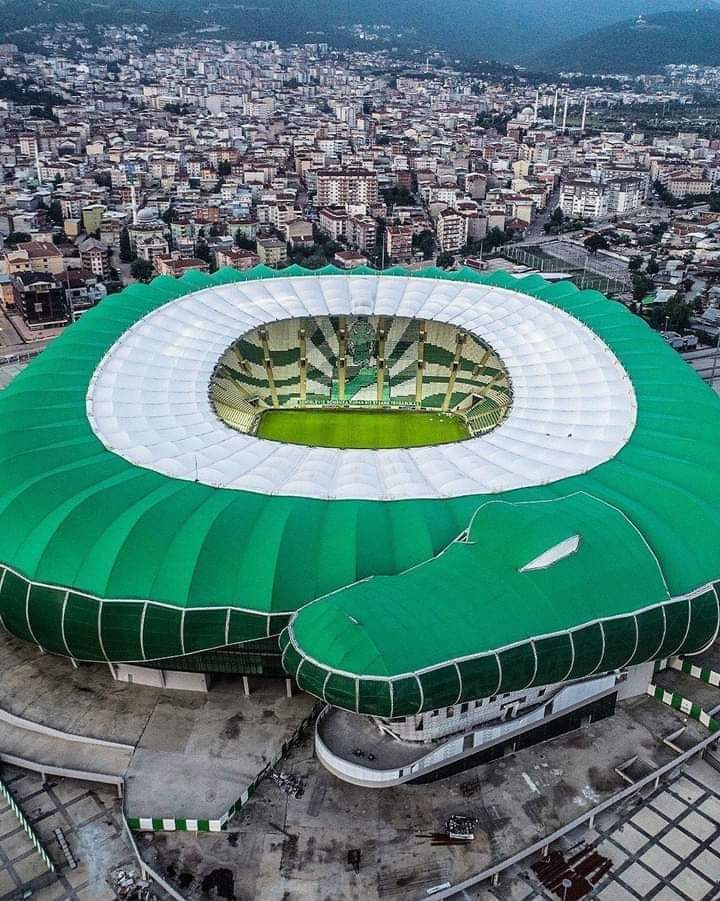 🇹🇷 Over 45,000 fans attended a 4th division game in Turkey a few weeks ago! 

Bursaspor were celebrating their title win and the club broke the Turkish attendance record for the 4th tier. 🐊