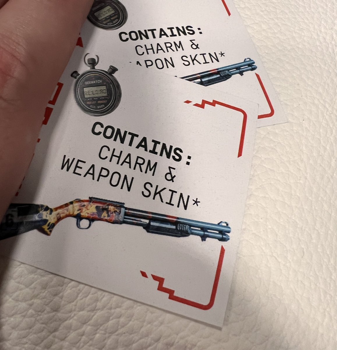 Laxing's tweet image. Forgot about this puppies 

I’ll be giving this away on Friday first day of main stage!

Follow myself &amp;amp; @FoxA_R6 

Tag a friend both could win😈