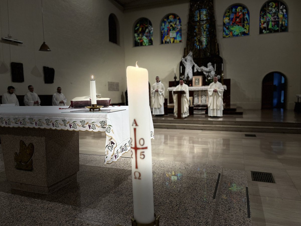 Fr. Emilio José Martínez (@profemiliomart1) on Twitter photo Hoy hemos celebrado con N. P. General los 25 años de profesión del P. Christof Betschart, ocd, Preside de la nuestra facultad del <a href="/teresianum_roma/">TERESIANUM</a> Hoy hemos celebrado con N. P. General los 25 años de profesión del P. Christof Betschart, ocd, Preside de la nuestra facultad del <a href="/teresianum_roma/">TERESIANUM</a>