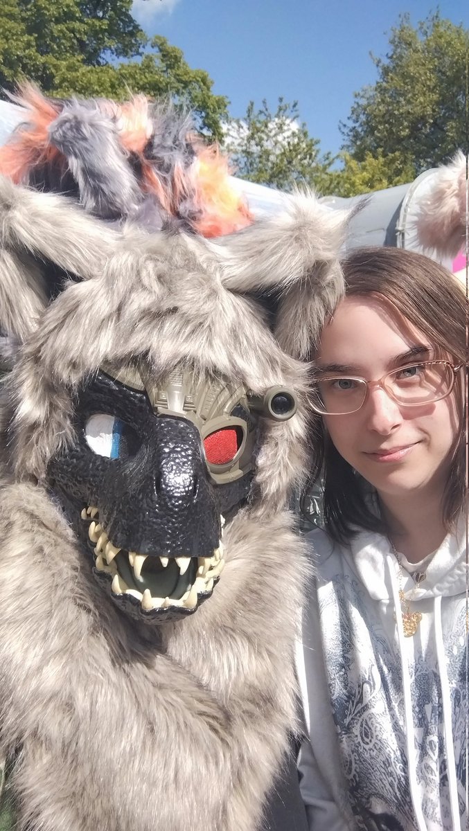 atomicfallout67's tweet image. #foryoupage #foryou #fyp #furry #furrypride #furrytrash #furryuk #fursuiter #furryfandom #atomicfallout67 #dinomaskfurry #cyberwolf #cyberpunk #anime #cosplay #cosplayer #ukfurry