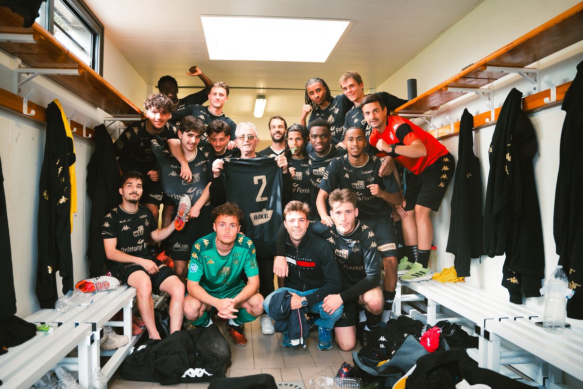 𝑩𝑨𝑪𝑲 𝑻𝑶 𝑩𝑨𝑪𝑲 👑

Il leur manquait un point, ils l’ont pris, pour la deuxième saison consécutive les hommes de 𝗟𝗼𝗶̈𝗰 𝗚𝗮𝗶𝗹𝗹𝗮𝗿𝗱 terminent champion de R1 

Chapeau messieurs 🙌

#USSMAcademy #R1