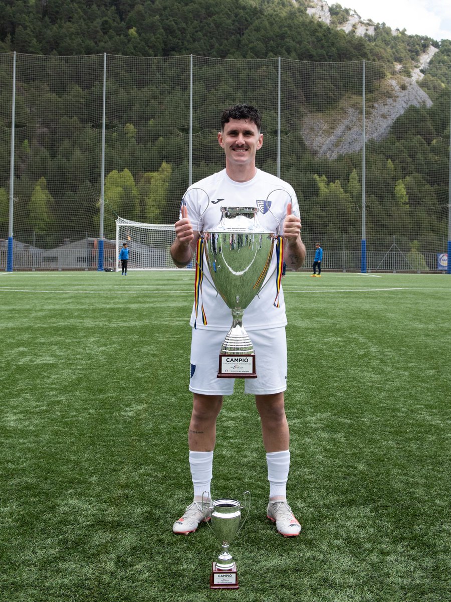 Campions de lliga!🏆Europa ens espera! Vamos <a href="/interescaldes/">Inter Club Escaldes</a> 🔵⚫️