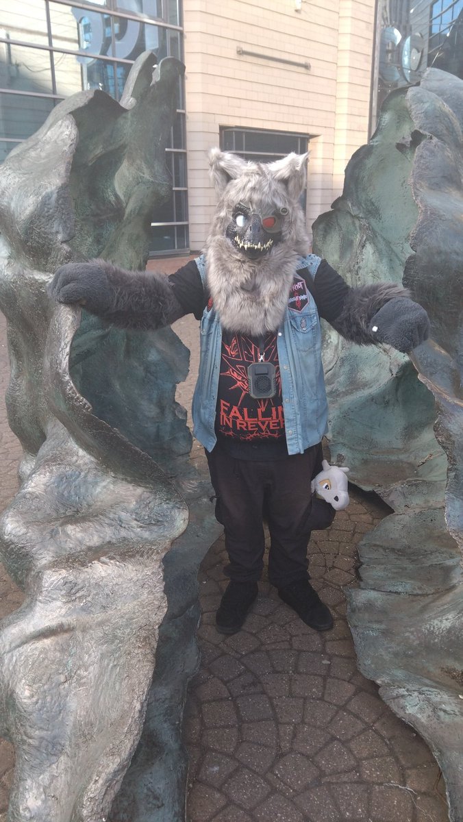 atomicfallout67's tweet image. #foryoupage #foryou #fyp #furry #furrypride #furrytrash #furryuk #fursuiter #furryfandom #atomicfallout67 #dinomaskfurry #cyberwolf #cyberpunk #anime #cosplay #cosplayer #ukfurry