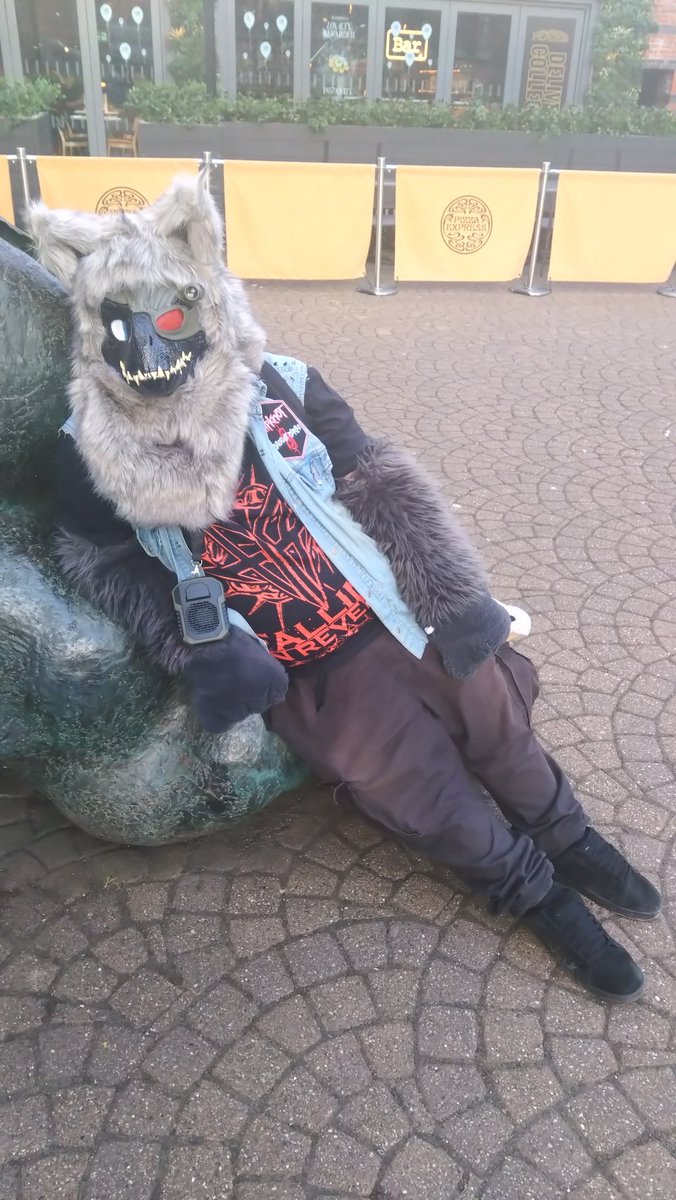 atomicfallout67's tweet image. #foryoupage #foryou #fyp #furry #furrypride #furrytrash #furryuk #fursuiter #furryfandom #atomicfallout67 #dinomaskfurry #cyberwolf #cyberpunk #anime #cosplay #cosplayer #ukfurry