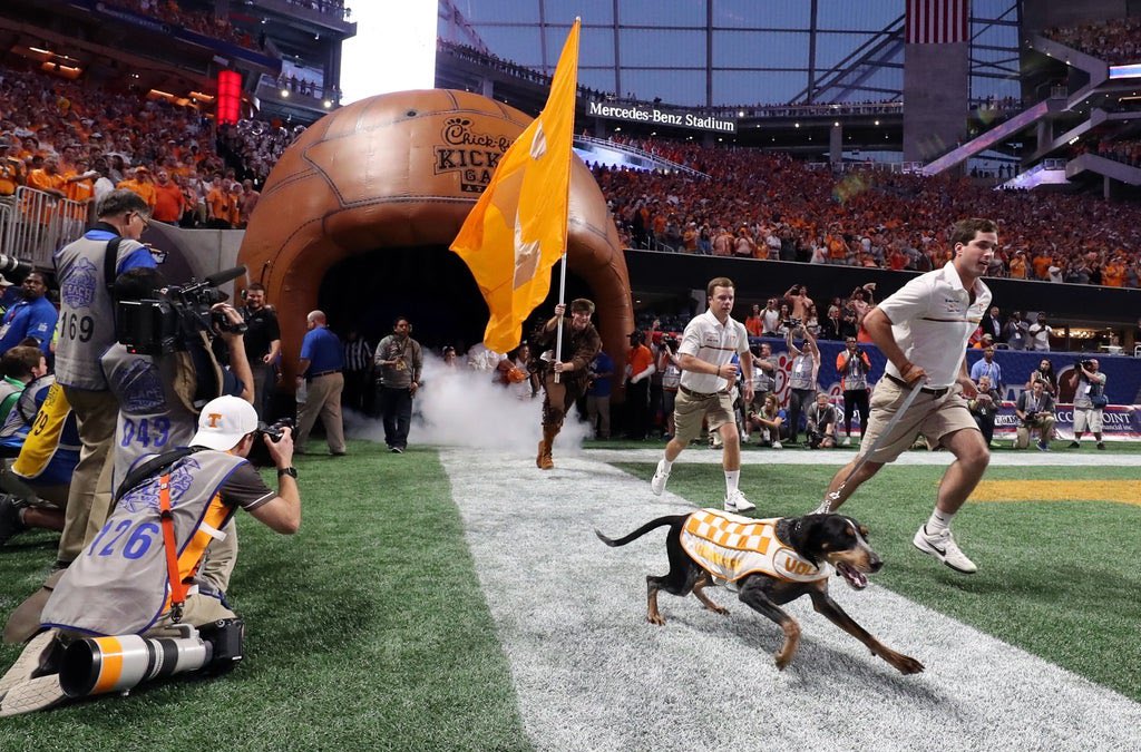 Tennessee’s 2025 season opener against Syracuse in Atlanta has a kickoff time and TV designation. 

➡️ Tennessee.rivals.com/news/kickoff-t…