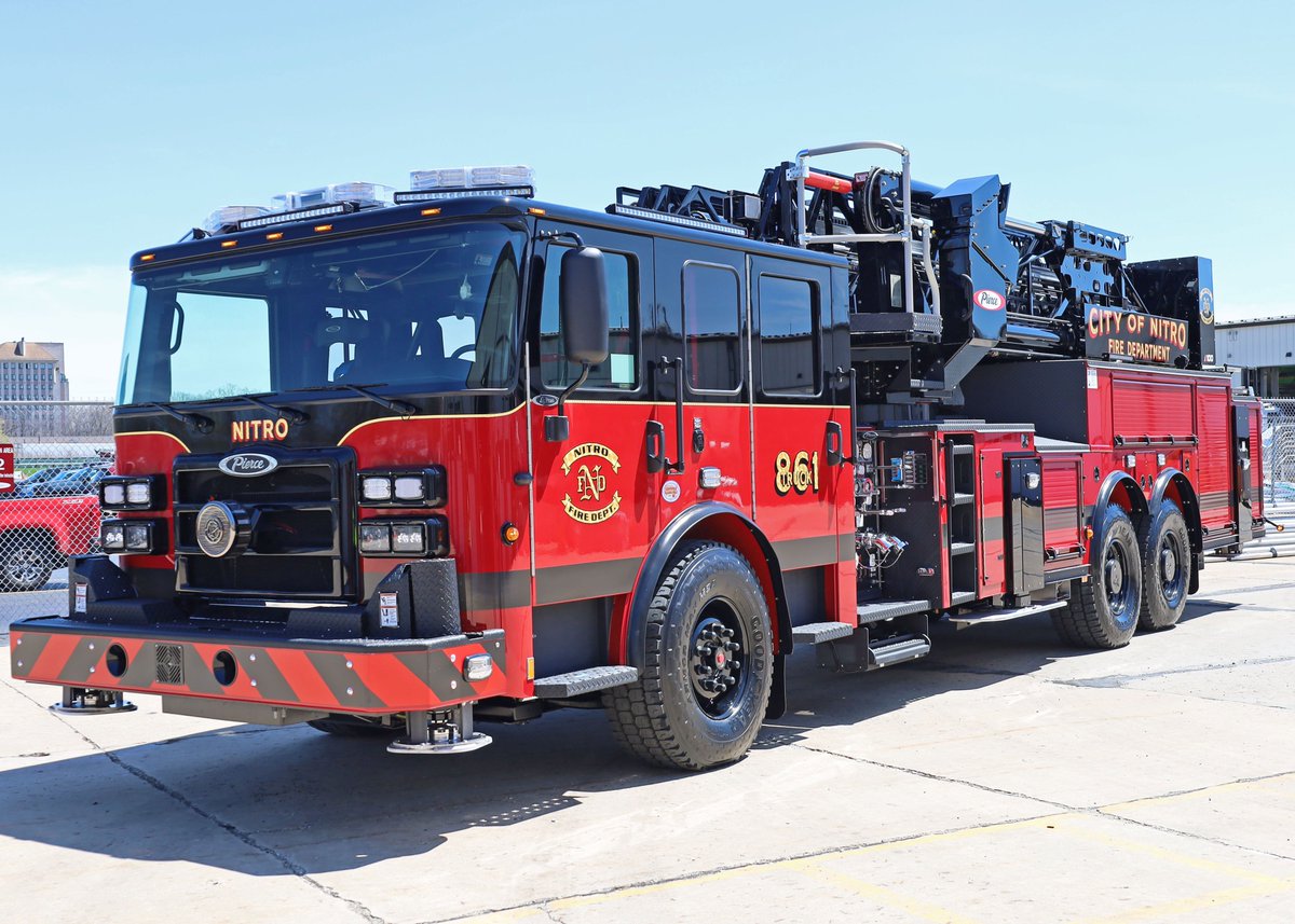 PierceMfg's tweet photo. Watch out, there is an #Enforcer #AerialPlatform heading to #NitroWV!
A black over red color scheme is featured on this #AscendantTower which will soon be implemented into their fleet. https://t.co/gs3ycwGbwv