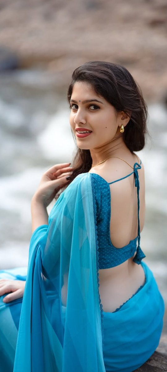 DpActress's tweet image. #bhoomica sexy back 🤤🔥