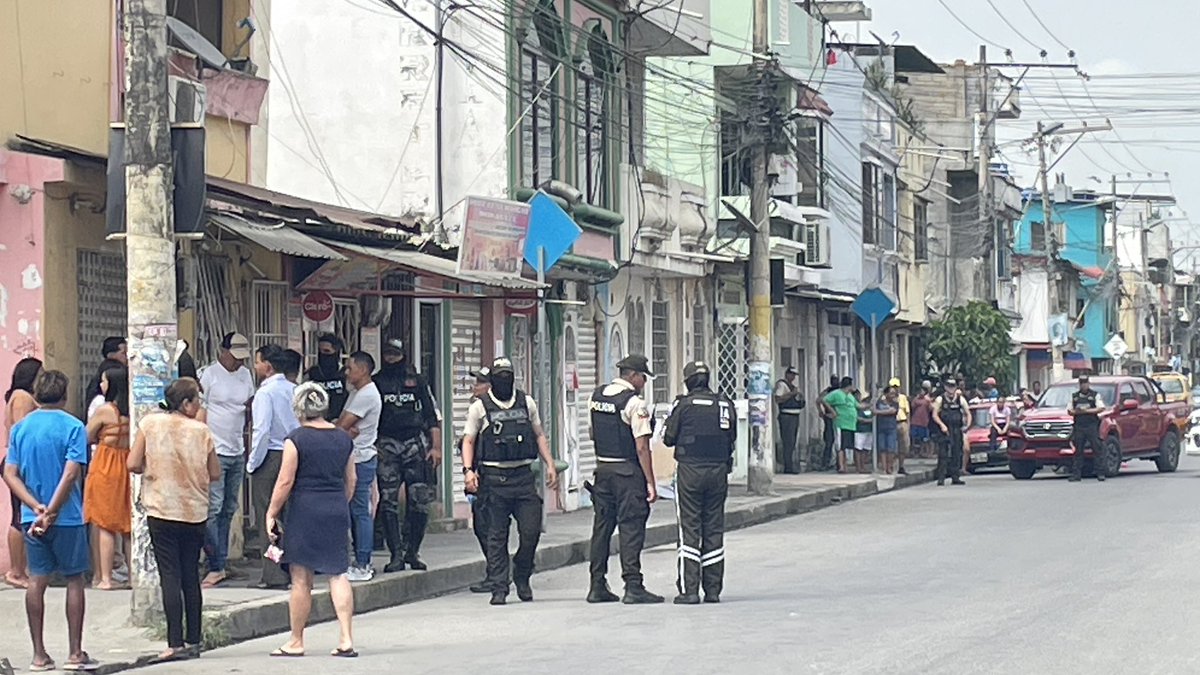 Christianvera75's tweet photo. Una mujer embarazada es asesinada en la Cdla. Abel Gilbert 3 en el cantón Durán. Los detalles @noticias_oromar https://t.co/NMU2Wsdvv1