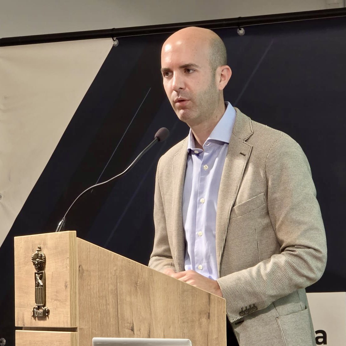 Hoy he tenido el honor de participar en el Foro de Empresas “Buscando alianzas para nuevos compromisos locales”, organizado por <a href="/CruzRojaEsp/">Cruz Roja Española</a> e @infoHIDRAQUA en Almoradí.