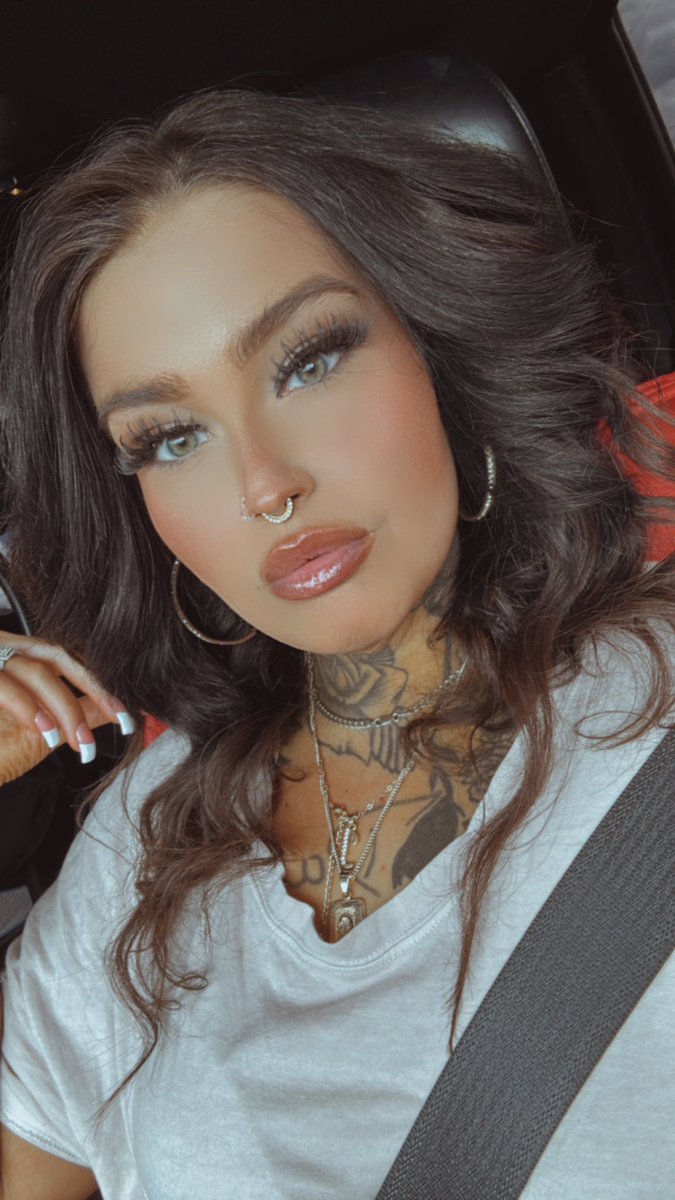 JeweledBoricua (@boricuajeweled) on Twitter photo 