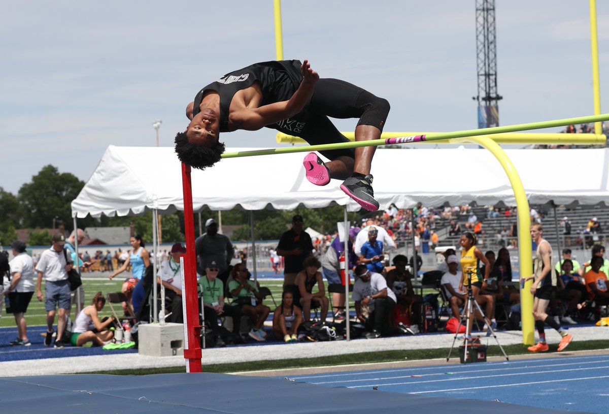 OHSAA Sports (@ohsaasports) on Twitter photo 🏃♀️🏃♂️ #OHSAA TRACK AND FIELD: League and conference championship meets continue across the state through the weekend, and district tournaments begin on May 19.
➡️ <a href="/OHMileSplit/">MileSplit Ohio</a> rankings and meet results: oh.milesplit.com
➡️ 2025 season info: ohsaa.org/sports/track 🏃♀️🏃♂️ #OHSAA TRACK AND FIELD: League and conference championship meets continue across the state through the weekend, and district tournaments begin on May 19.
➡️ <a href="/OHMileSplit/">MileSplit Ohio</a> rankings and meet results: oh.milesplit.com
➡️ 2025 season info: ohsaa.org/sports/track