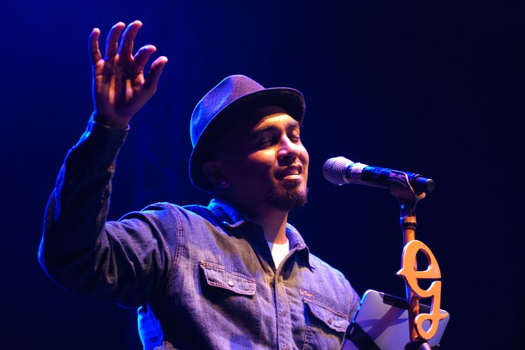 iPopBase's tweet photo. Glenn Fredly https://t.co/9qGyRV0uyM