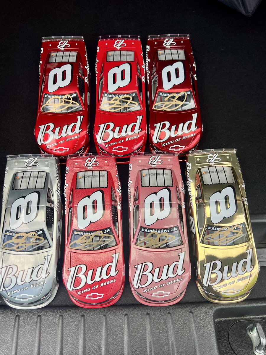 NASCARGARAGEGUY (@nascargarageguy) on Twitter photo Thank you <a href="/DaleJr/">Dale Earnhardt Jr.</a> for taking the time to sign my entire set of <a href="/Lionel_Racing/">Lionel Racing</a> <a href="/budweiserusa/">Budweiser</a> late models! Thank you <a href="/DaleJr/">Dale Earnhardt Jr.</a> for taking the time to sign my entire set of <a href="/Lionel_Racing/">Lionel Racing</a> <a href="/budweiserusa/">Budweiser</a> late models!