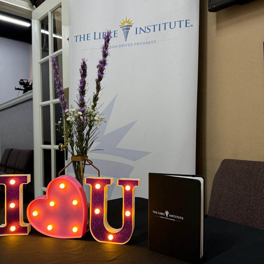 Celebrating the incredible women who inspire us daily at The LIBRE Institute's Mother's Day event. ¡Gracias a todas las mamás por ser el corazón de nuestras familias! ☕️🗽🇺🇸 #MothersDay #Community