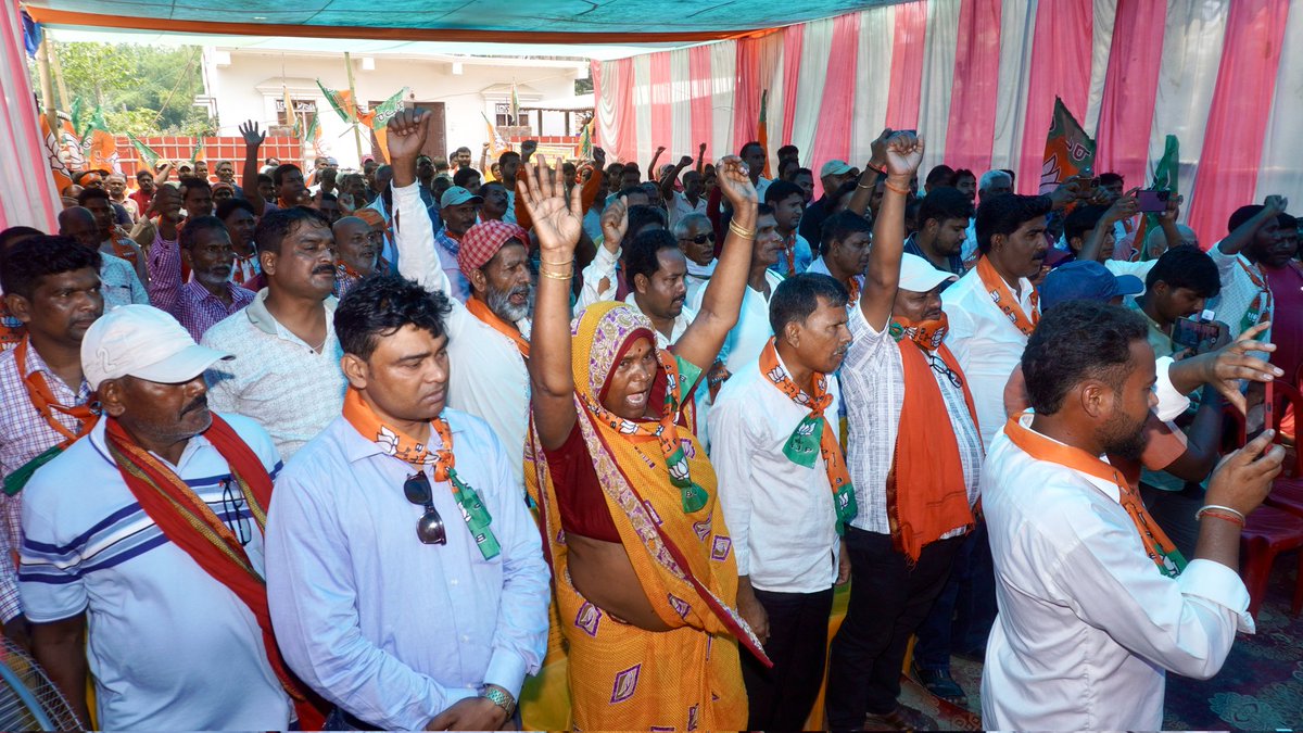 MinisterNSBablu's tweet image. डंडखोरा मंडल कार्यकारिणी बैठक सम्पन्न
ग्राम: नवादा, विधानसभा :कदवा, जिला - कटिहार

भारतीय जनता पार्टी डंडखोरा मंडल की कार्यकारिणी बैठक आज सफलतापूर्वक संपन्न हुई। बैठक में संगठनात्मक मजबूती, आगामी विधानसभा चुनाव की तैयारियाँ, स्थानीय समस्याएँ और उनके समाधान पर विस्तृत चर्चा हुई।