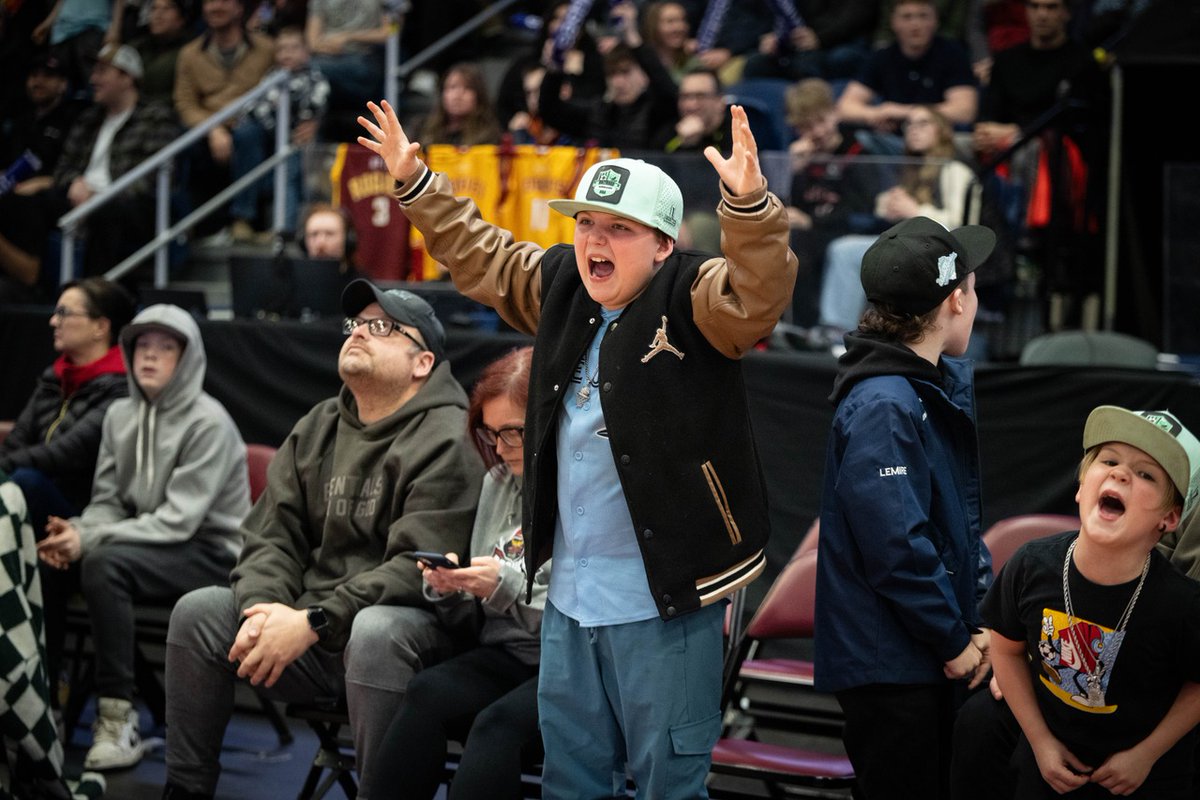 Big smiles, louder cheers, and memories in the making 🏀 

Nothing beats the energy of game day with our tiniest (and most excited) fans!

📸 Joe Chase

#FutureAllStars #GameDayJoy #FamilyFun #LittleFansBigEnergy