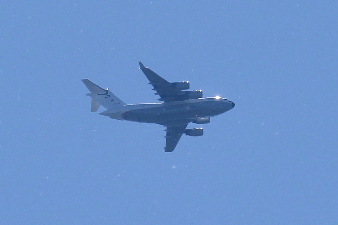 frantic_gold's tweet photo. A few from this lunchtime,
US Marines C130J 166512 #RANGR91
Kuwait Air Force #C17 #KAF343 as #KAF3201 to Charleston
Royal Canadian Air Force #C17 1777704 as #CFC3067 to Trenton
#SpottingFromTheGaff #avgeek https://t.co/Bg7T6TZgQU