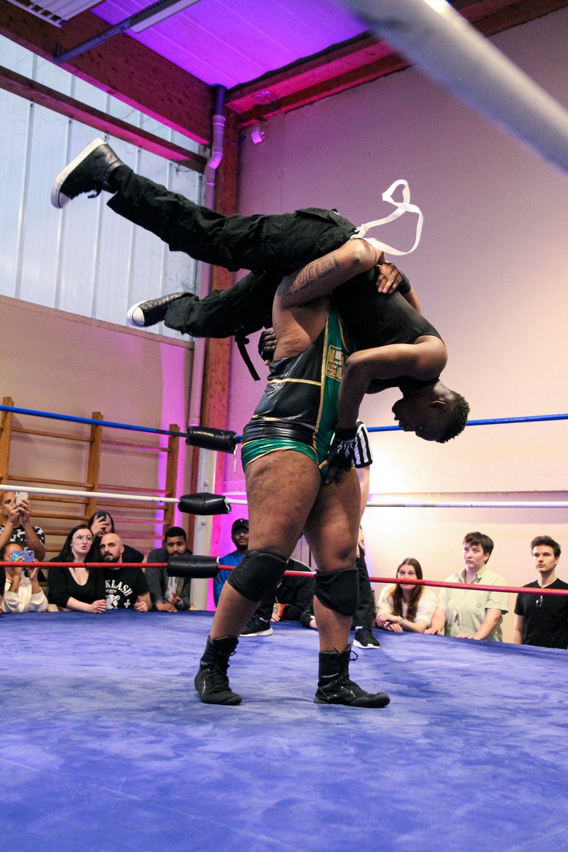 ApcEvolution's tweet image. 🟧 APC Evolution XIII 🟪
Troisième match opposant deux membres des deux factions les plus dominantes de l’APC.
Victoire de @big_dawg_mecca 🤼♀️