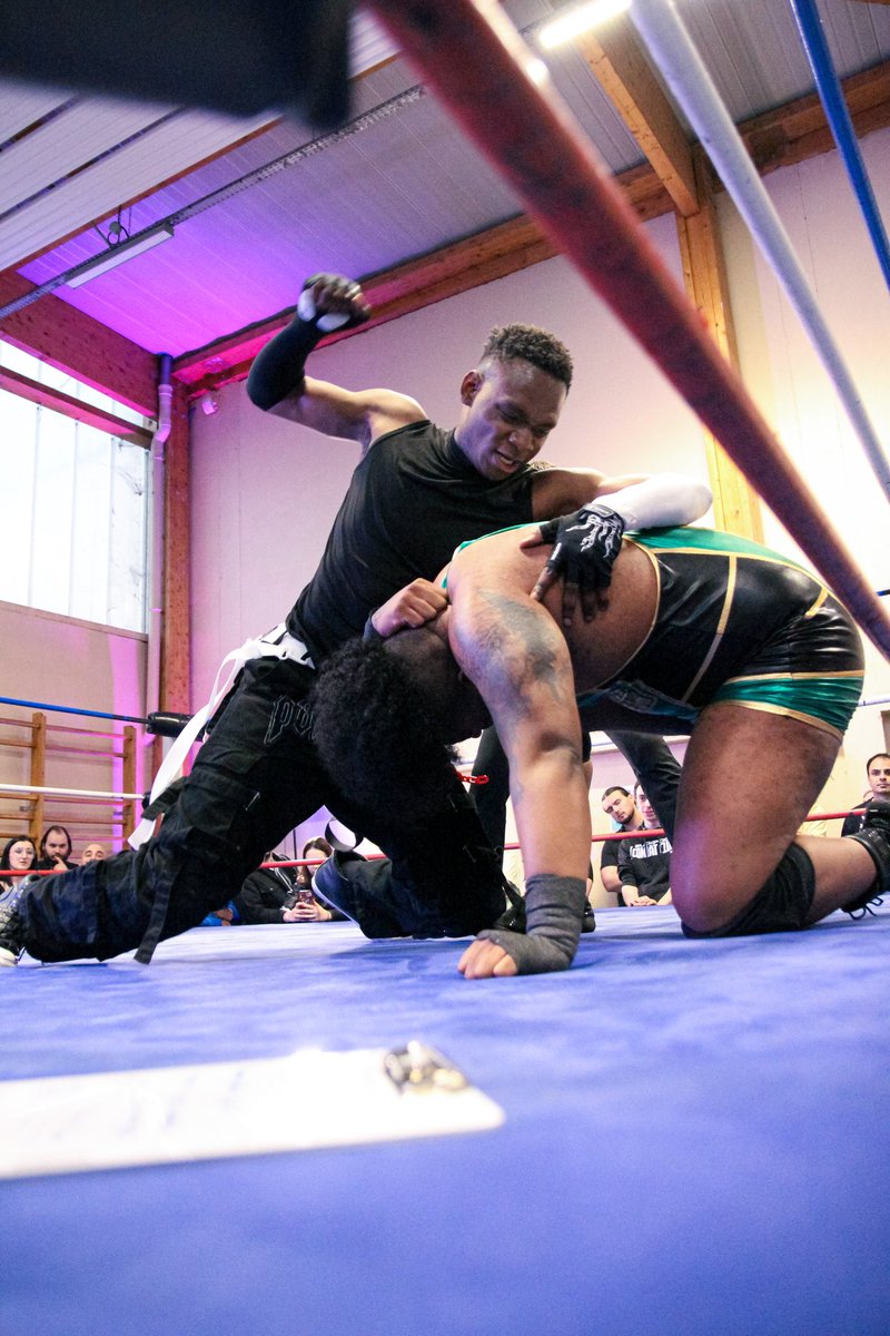 ApcEvolution's tweet image. 🟧 APC Evolution XIII 🟪
Troisième match opposant deux membres des deux factions les plus dominantes de l’APC.
Victoire de @big_dawg_mecca 🤼♀️