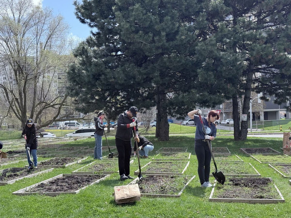 Thank you to the amazing team at Interac who joined us recently to help prepare our community gardens for the upcoming season!