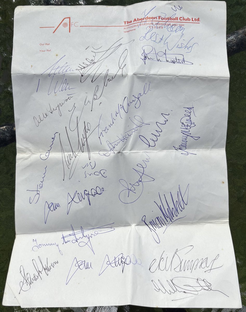 chamisra's tweet photo. @AberdeenFC anyone able to shed some info on an autograph sheet my mother found in a drawer please? TIA https://t.co/t7ZNoJgAYX