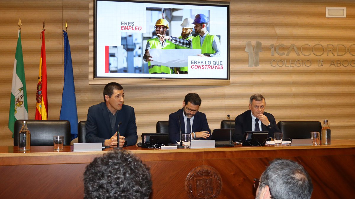 Luis M. Morilla expone los programas y la actividad de la @FLC en Andalucia destacando varios proyectos de éxito
