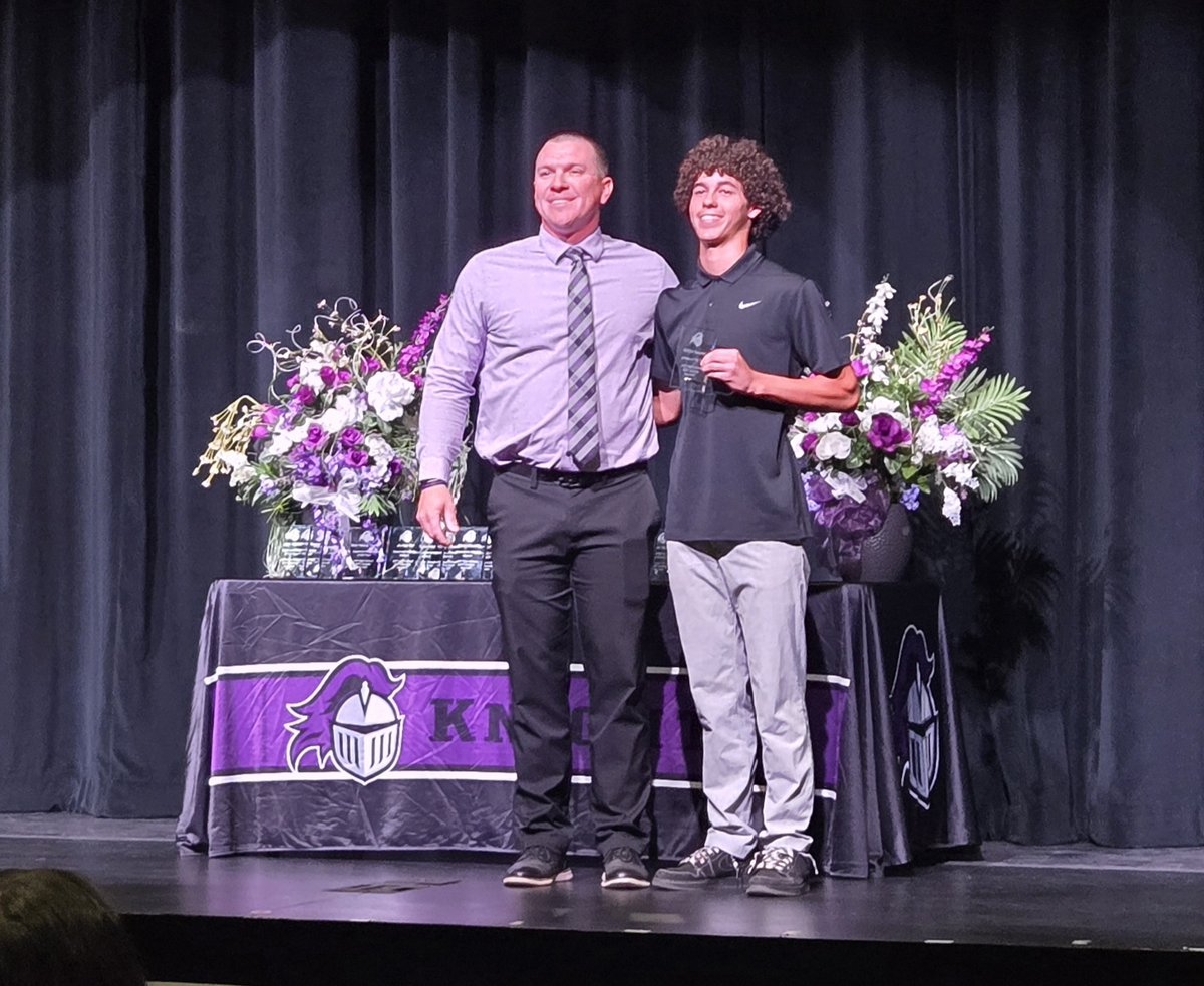 Honored to be named ACP's Athlete of the Year. I couldn't have accomplished this without my coaches and teammates! <a href="/CoachPollak/">Coach Pollak</a> @VaughtCoach <a href="/CUSDAthletics/">CUSDAthletics</a> <a href="/ACPFootball17/">AZ College Prep Football</a> <a href="/JUSTCHILLY/">Just Chilly</a>
