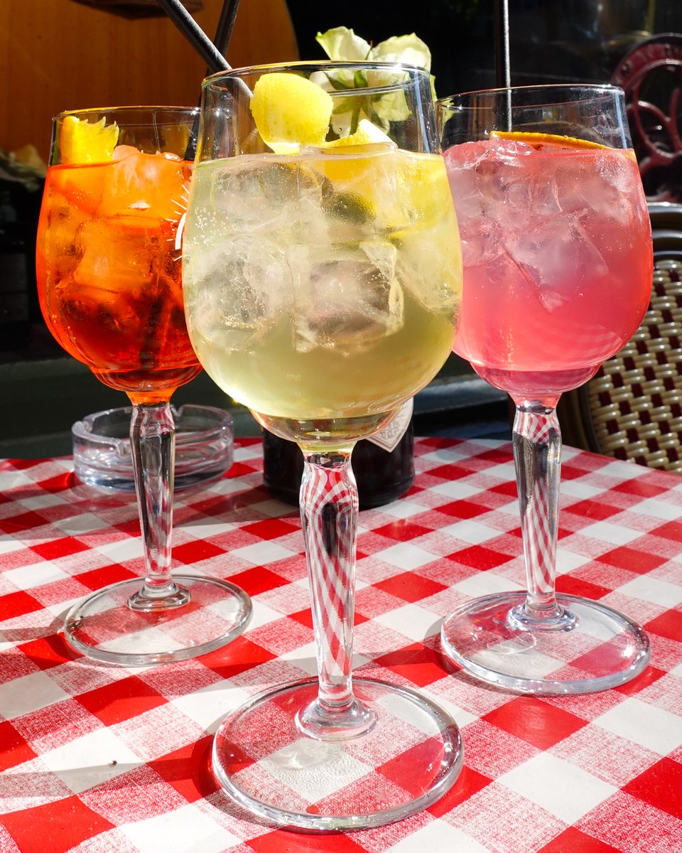 World Cocktail Day is just another excuse to have a Spritz in the sun 🌿🍹☀️

🍊 Aperol/Campari Spritz
🍋 Troubadour Spritz (with Limoncello)
🌷 Sarti Spritz (Cocktail of the Week)

#earlscourt #MySecretLondon #spritz #hiddenlondon #londonsummer #worldcocktailday #secretgarden