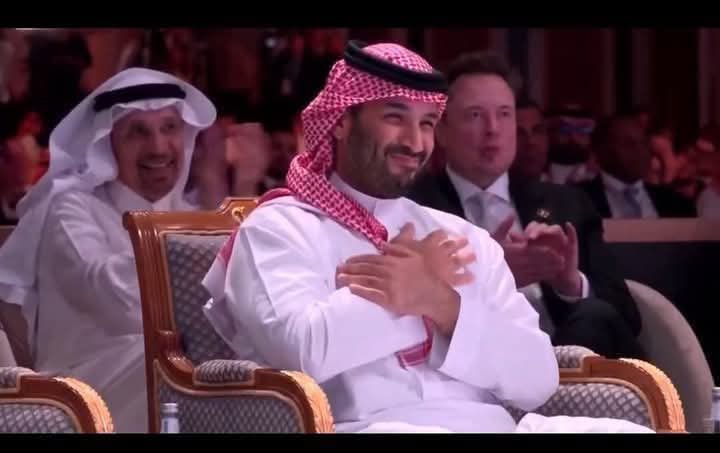 شكرا ايها الامير العروبي 
شكرا محمد بن سلمان 

كنت اثق بالله ثم بكم منذ اليوم الاول لتحرير سوريا 
كنتم سباقين 
بالدعم الانساني 
والدعم المعنوي 
والدعم الاعلامي 
والدعم السياسي
واليوم تتوجها برفع العقوبات عن سوريا