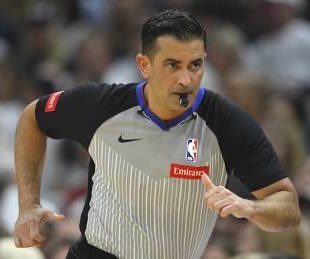 Tatianaclinares's tweet image. Anyways… 
Here is our chief ref today: zach zarba