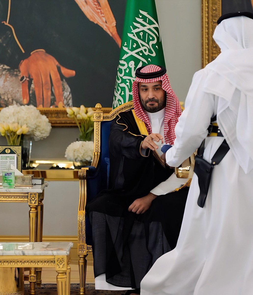 أحمد الخواجي (@meeedooo2010) on Twitter photo ماهو بس قايد، هذا سند وطن 🤍🇸🇦
فخرنا  #ولي_العهد_الأمير_محمد_بن_سلمان 
#القمة_السعودية_الأمريكية ماهو بس قايد، هذا سند وطن 🤍🇸🇦
فخرنا  #ولي_العهد_الأمير_محمد_بن_سلمان 
#القمة_السعودية_الأمريكية