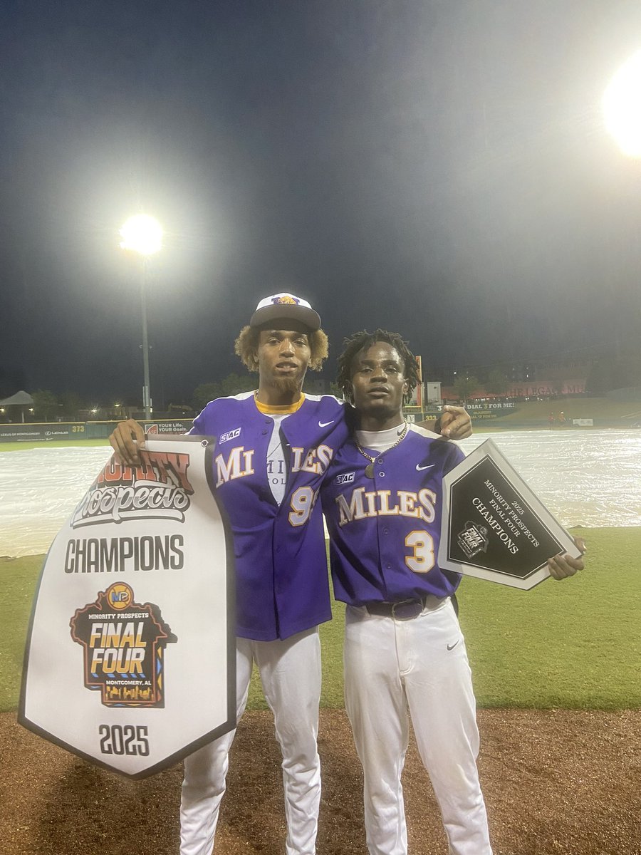 1WaltonThompson's tweet photo. great way to finish off my senior year ❤️🔥🔥 https://t.co/2F5y0AkPtv