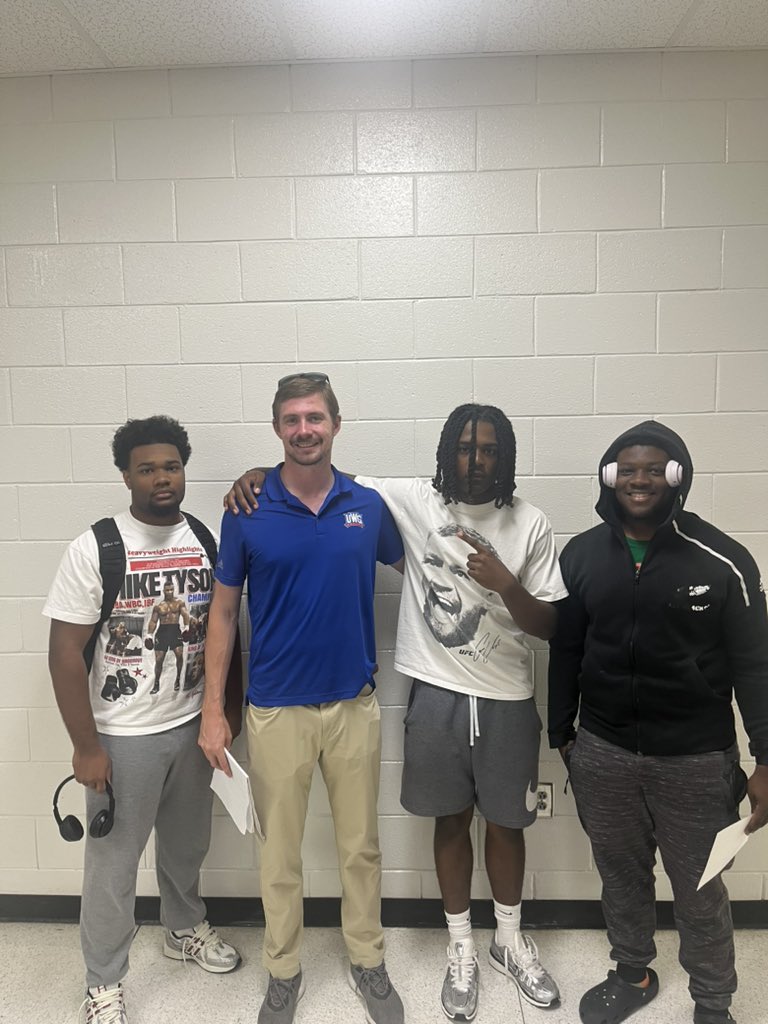 Ronaldo_Jon3s's tweet image. Thank you to @barringtonb16 of @UWGFootball for stopping by and checking out our program here at THE CREEK.