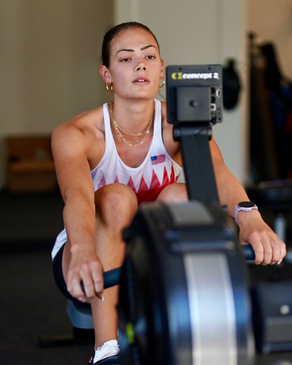 lancearmstrong's tweet image. It’s not every day you get a session in with an Olympian.

Been at the RowErg for some time now — not as long as @kate_knifton_.

✔️ 2021 &amp;amp; 2022 National Champion at Texas
✔️ 2022 @usrowing Under 23 Female Athlete of the Year
✔️ 2022 Under 23 World Champion
✔️ 2024 @TeamUSA…